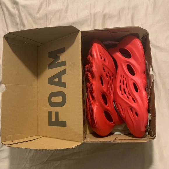 Yeezy Foam RNNR